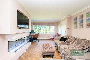 Photo 11- click for photo gallery